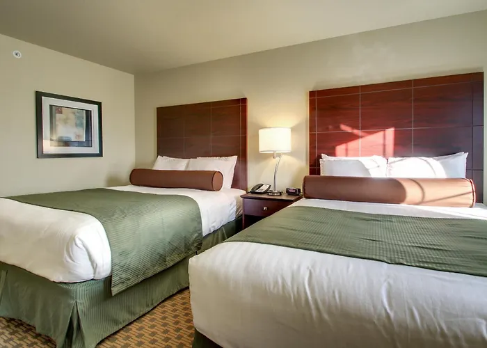 Cobblestone Hotel & Suites - Salem