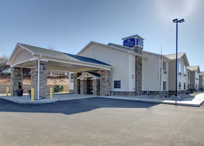 Cobblestone Hotel & Suites - Salem