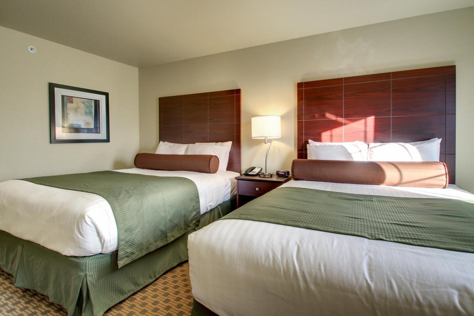 Hotel Cobblestone & - Salem